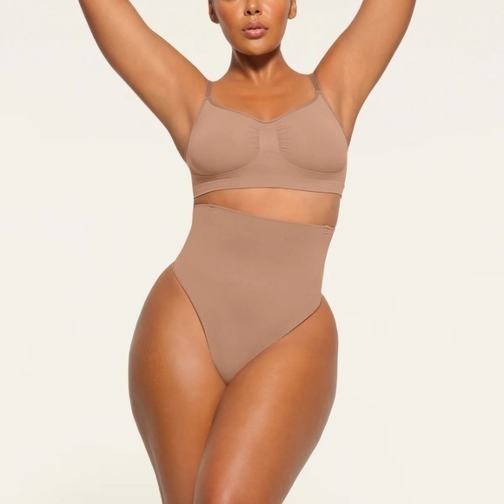 🤎 SKIMS Core Control High-Waisted Thong Shapewear S/M NWOT - Picture 3 of 3